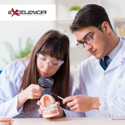 Jovenes en las practicas de higenista en Excelencia